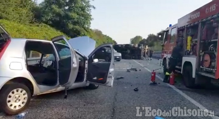 Rivalta: maxi incidente al Dojrone, camion si ribalta sulla Sp175