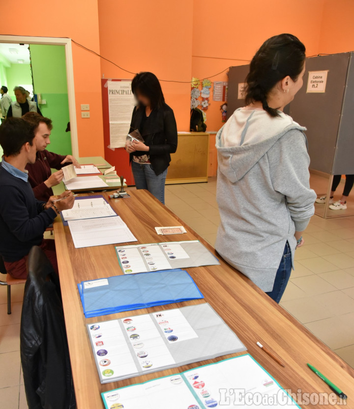 Elezioni: a mezzogiorno affluenza al 21,31% in Piemonte