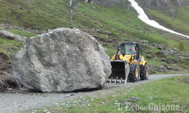 Strada dell&#039;Assietta: lavori in corso per l&#039;apertura estiva. Colle delle Finestre: transito completo fino a Pra Catinat