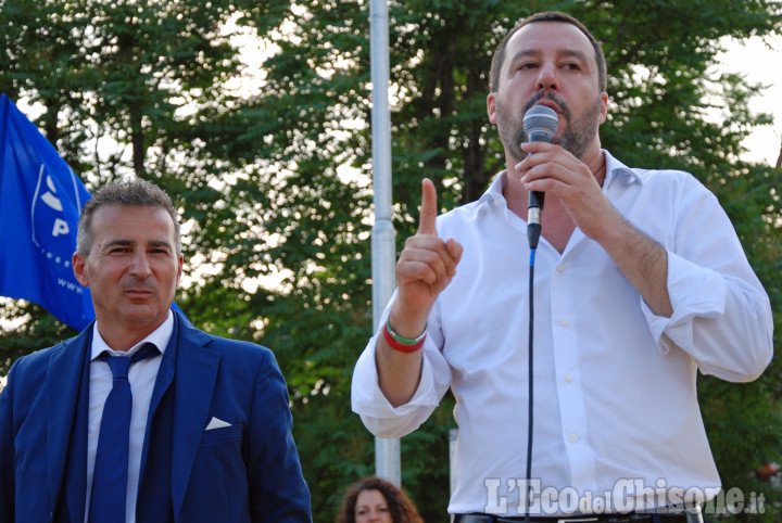 Orbassano, in duemila ad accogliere il Ministro Salvini: «Anche qui si deve cambiare»
