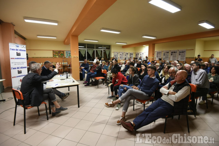 A San Germano Chisone sala piena per il faccia a faccia tra Reynaud e Garrone