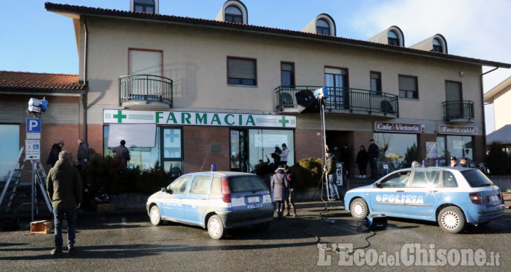 Scalenghe: agenti e auto della polizia in centro, ma è un film