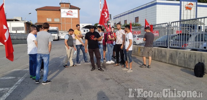Scalenghe: lavoratori in sciopero alla Raspini