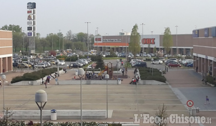 Rivalta: rissa tra nomadi, paura al parco giochi di Esselunga