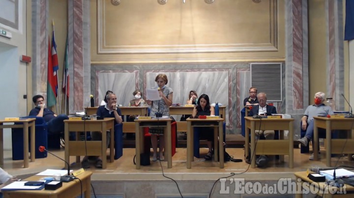 Beinasco: sfiduciata dalla sua maggioranza, la sindaca Gualchi annuncia le dimissioni a fine luglio