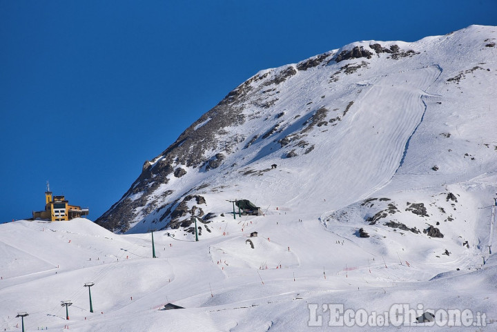 Uncem: «La stagione invernale deve iniziare, sci fondamentale per l'economia»