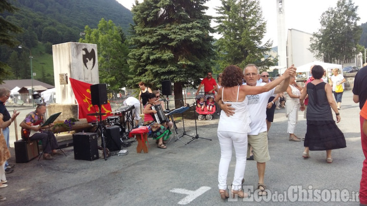 Da venerdì 14 a domenica 16 serate danzanti in piazza a Prali