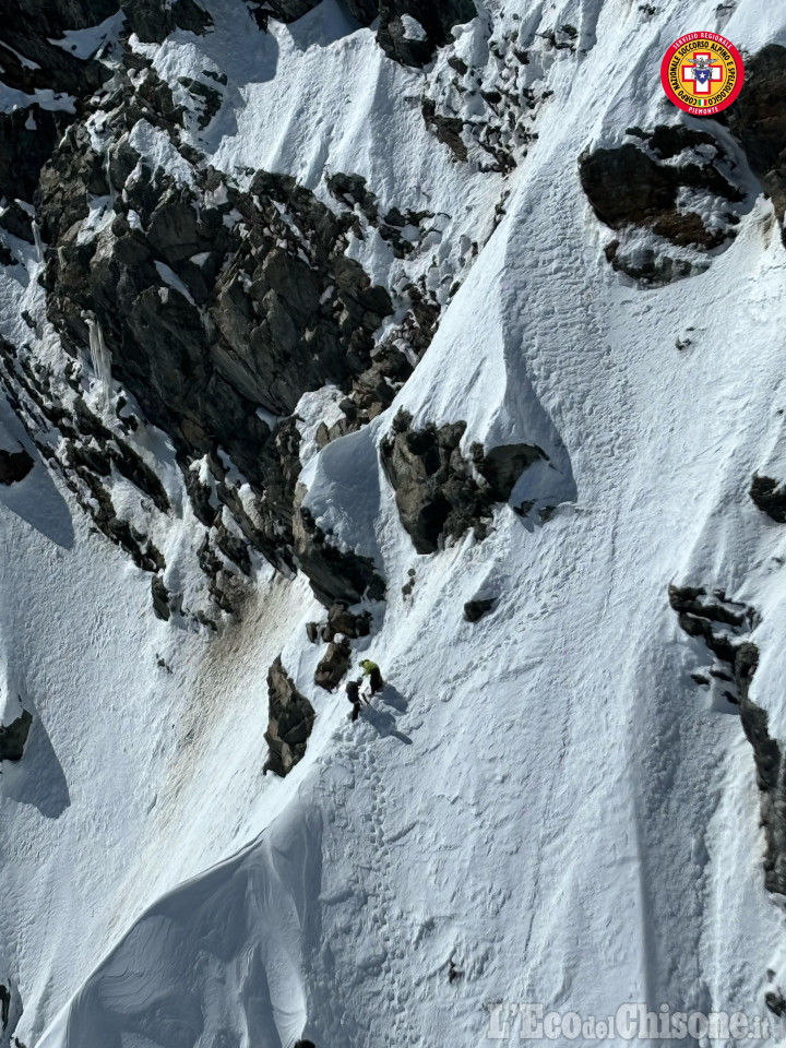 Tragedia sul Monviso, morti due alpinisti mentre salivano lungo il canale Coolidge
