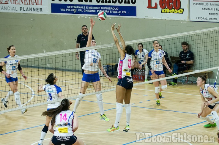 Volley per Pinerolo doppio scontro con il Trecate, nelle bocce serie A Perosina in trasferta