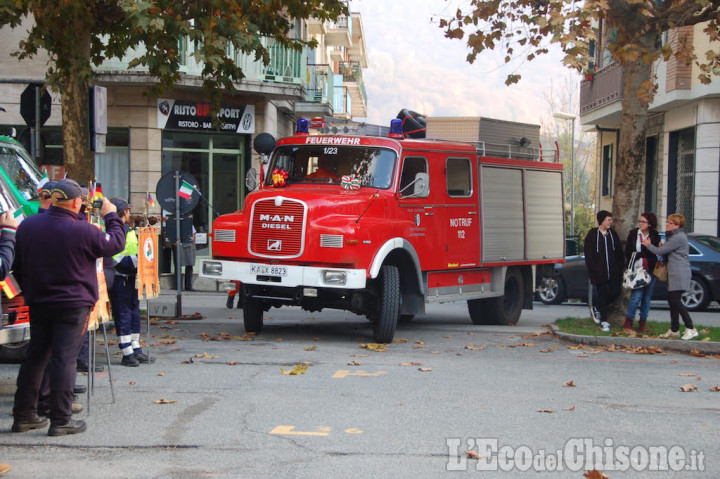 Villar Perosa: gli Aib festeggiano la nuova sede e il mezzo donato dai Feuerwehr