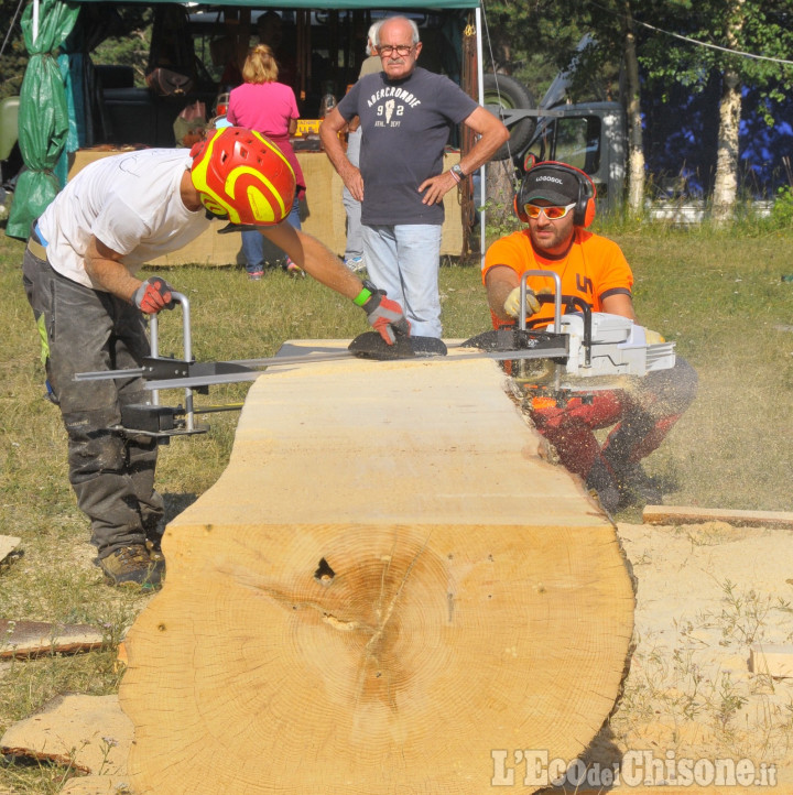 Usseaux: Lengninvalle prosegue fino a domenica 29 tra convegni, fiera, scultura