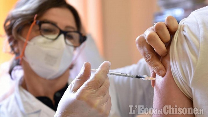 Vaccinazioni Covid-: da lunedì 16 gennaio negli ospedali di Pinerolo e Rivoli si amplia l’orario per l’accesso diretto. 