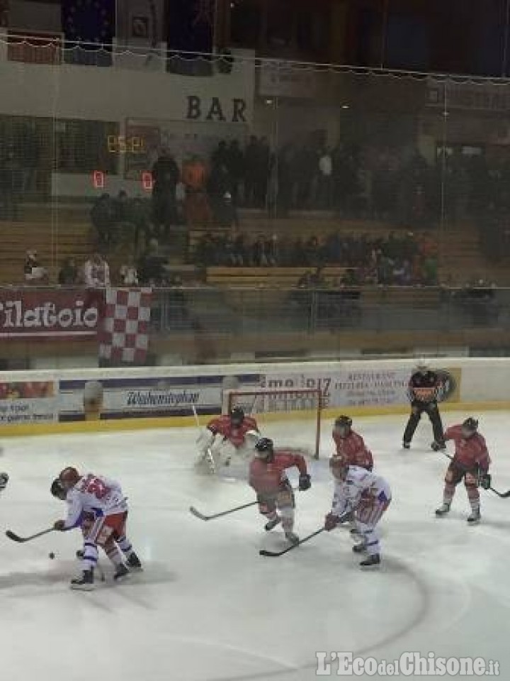 Hockey ghiaccio, brutta serata per la Valpe in Val Gardena: termina 5-3 per i locali