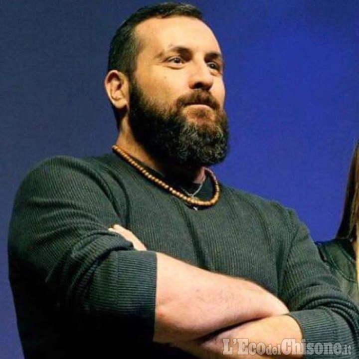 Nichelino: alterco davanti al Palazzo Comunale, interviene l'assessore Verzola