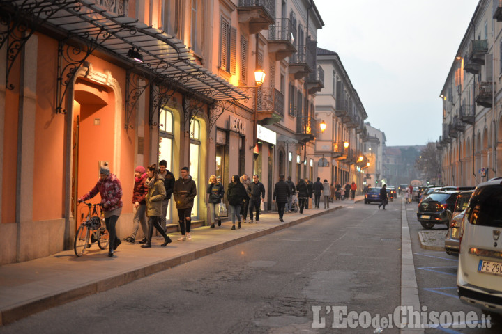 Pinerolo: in via Buniva e piazza Cavour non si potrà parcheggiare con l'abbonamento in settimana 