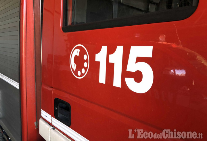 Ceneri abbandonate: spento un principio di incendio in un prato di Fenestrelle