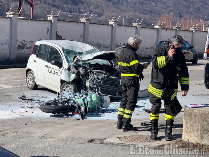 Moto contro auto Acea a Villar Perosa: muore giovane motociclista