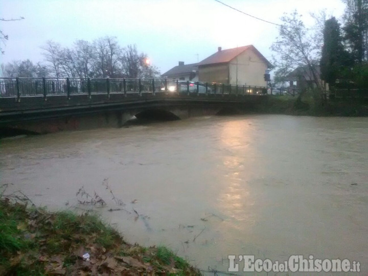 Allerta meteo: strade impraticabili a Volvera, si interviene per evacuare cascina Fantasia