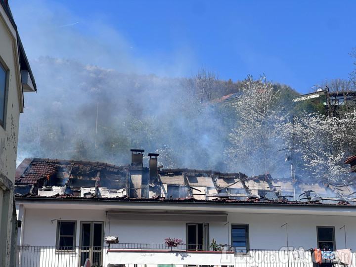 Porte: incendio al tetto di un'abitazione, nessun ferito, danni ingenti