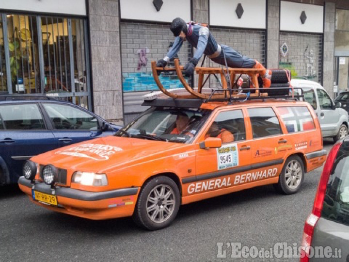 La pazza Carbage Run ha attraversato anche Pinerolo e la Val Chisone