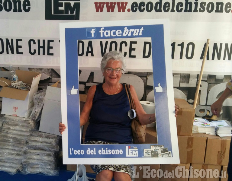 Facce da Artigianato: anche nel week-end tantissimi selfie allo stand de &quot;L&#039;Eco&quot;