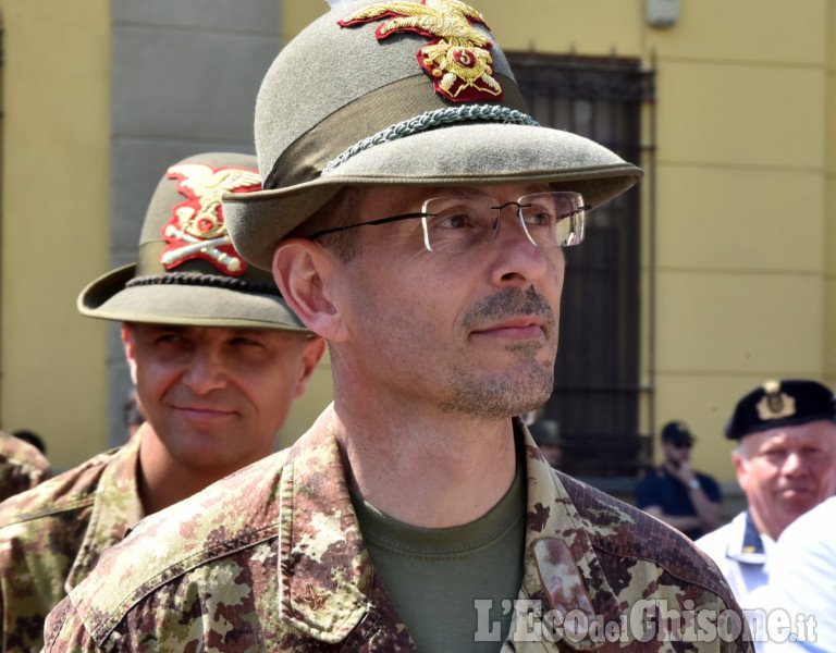 Cambio di comandante del 3° Reggimento Alpini a Pinerolo