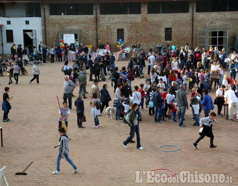 Vinovo: castagne in cascina, banco di beneficenza e giochi per bambini