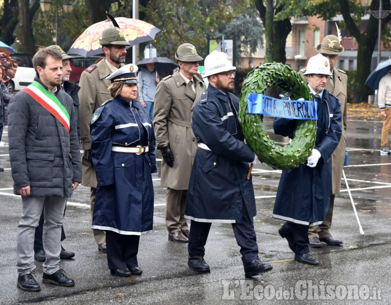 Il corteo per celebrare il 4 Novembre