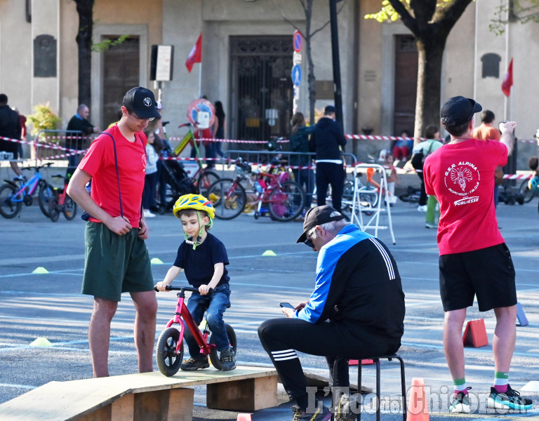 Pinerolo in piazza "Open Day" d'avvicinamento al ciclismo