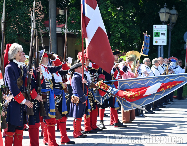 I Granatieri di Pinerolo festeggiano il 15°di fondazione 
