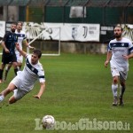 Calcio Eccellenza: Pinerolo vince contro l’Atletico Torino sotto la pioggia
