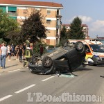 Piossasco: urta contro un’auto in sosta e poi cappotta, ferite due donne