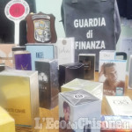 Pinerolo: i Finanzieri sequestrano al mercato profumi contraffatti di noti marchi