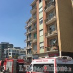Beinasco: fiamme in un palazzo, in ospedale una 35enne intossicata dal fumo