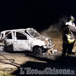 Vigone: auto in fiamme nelle campagne