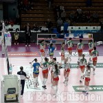 Volley, splendido Pinerolo: espugnata Cremona, sorpasso al Perugia: ora è salvezza