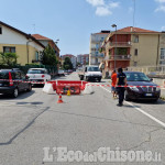 Beinasco: cede l'asfalto, chiusa via Fratelli Bandiera a Borgaretto