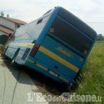 Cercenasco: bus fuori strada, studenti “liberati” dai Vigili del fuoco