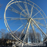 A Pinerolo in piazza Terzo Alpini una ruota panoramica alta 38 metri