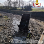 Barge: furgone precipita sul greto del fiume, ferito il conducente