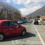 Torre Pellice: auto contro moto in corso Lombardini, biker ferito