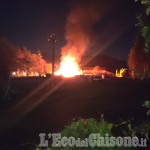 Riva di Pinerolo: fiamme in una baracca di via Salera, l'intervento dei Vigili del fuoco