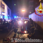 Pinerolo: incidente in via Vigone, un'auto si ribalta in mezzo alla carreggiata
