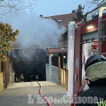 Beinasco, fiamme in un garage di via Torino 50: due intossicati, evacuate otto famiglie