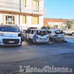 Rivalta: fiamme nella notte, tre auto a fuoco in via Bandiera
