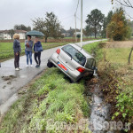 Pinerolo: mancato stop, auto nel fosso