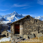 La foto vincitrice della settimana: baciati al sole guardando il Monviso di Mario Dovis