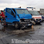 Beinasco: furgone blindato contro un camion, tre feriti