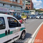 Beinasco: piomba contro le auto in sosta in via Torino, ciclista in ospedale