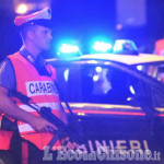 Cavour: spara contro l&#039;auto dei banditi che volevano investirlo, due nomadi in manette